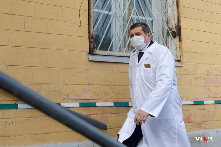 «Предусмотреть возможность более раннего, чем обычно, начала отопительного сезона не только на всех объектах социальной сферы, но и объектах жилищного фонда» «Предусмотреть возможность более раннего, чем обычно, начала отопительного сезона не только на всех объектах социальной сферы, но и объектах жилищного фонда»