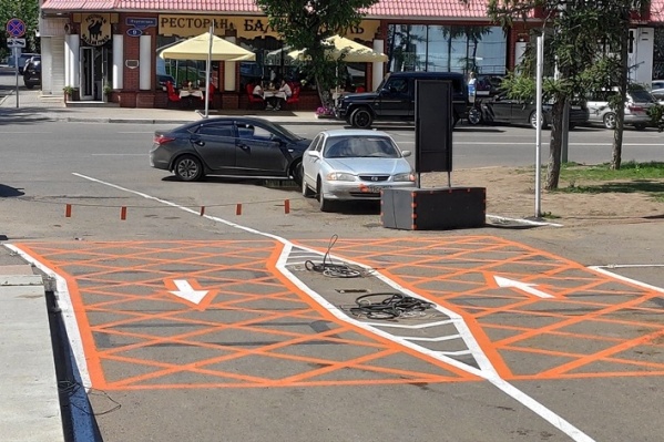 Парковка на Театральной площади начала работу, но заполняется пока плохо Парковка на Театральной площади начала работу, но заполняется пока плохо