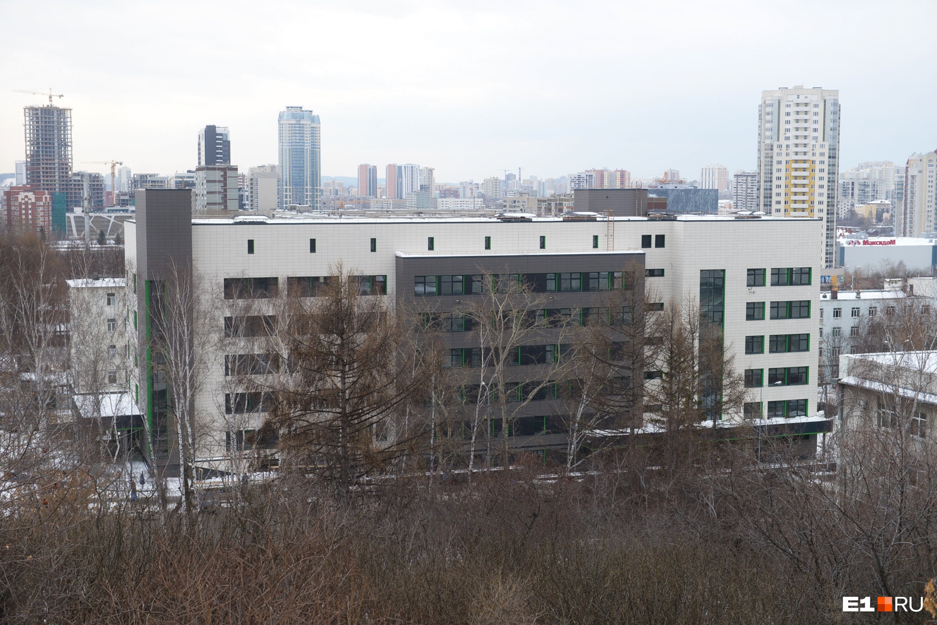 Крупнейшее хирургическое отделение Екатеринбурга закрыли на карантин из-за коронавируса