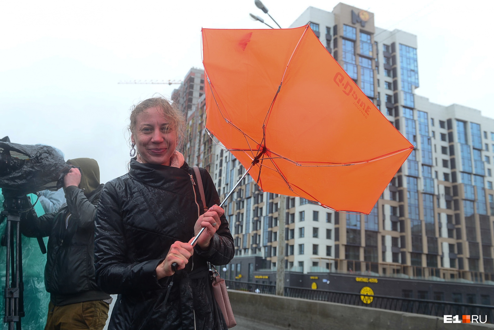 Держите зонты крепче: на Екатеринбург обрушатся дожди и сильный ветер