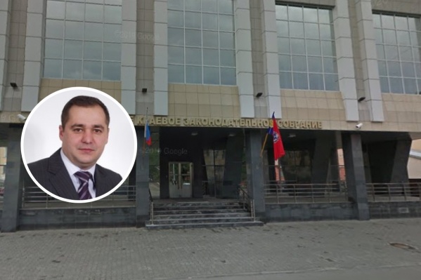 Всеволод Кондратьев является председателем комитета по экономической политике, промышленности и предпринимательству шестого созыва Алтайского краевого Законодательного собрания Всеволод Кондратьев является председателем комитета по экономической политике, промышленности и предпринимательству шестого созыва Алтайского краевого Законодательного собрания