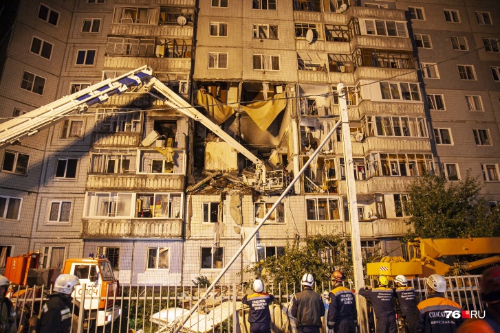 Квартиры разбирали с помощью техники Квартиры разбирали с помощью техники