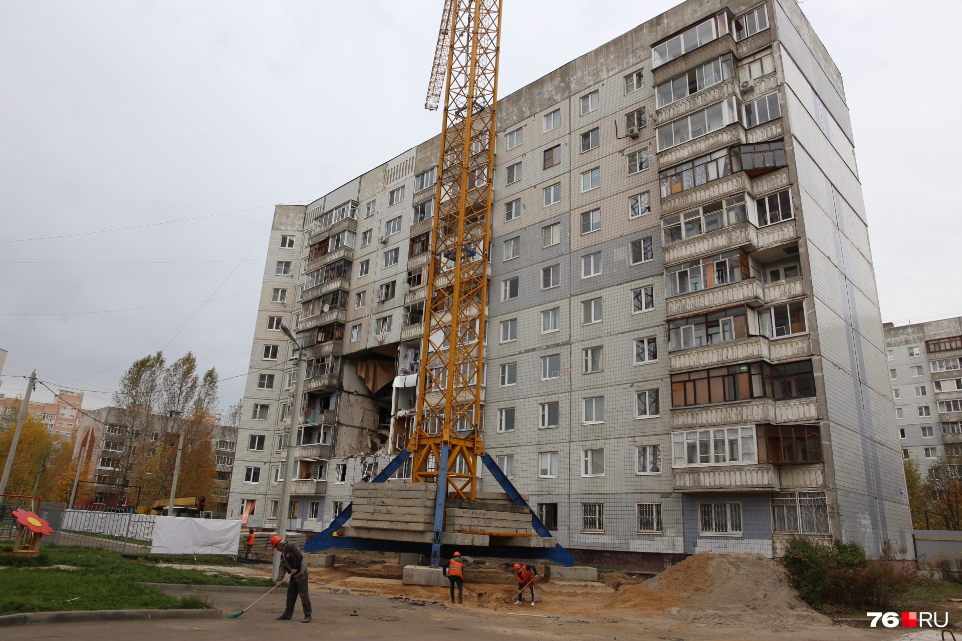 Дом признан аварийным. Эксперты сказали, что жить здесь нельзя ни в одном подъезде Дом признан аварийным. Эксперты сказали, что жить здесь нельзя ни в одном подъезде