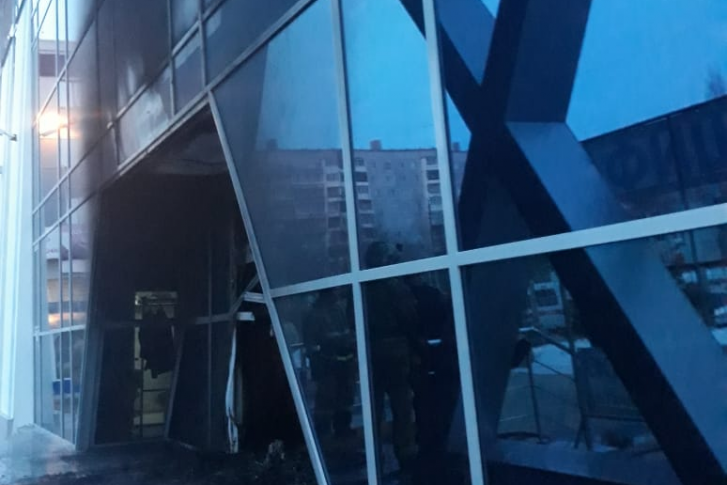 Купировать возгорание пожарным удалось еще при входе<br> Купировать возгорание пожарным удалось еще при входе<br>