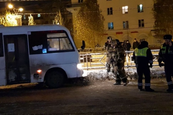 Полицейские выясняют, при каких обстоятельствах автобус сбил пешехода Полицейские выясняют, при каких обстоятельствах автобус сбил пешехода
