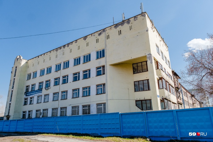 По словам пермяка, его выписали из больницы 20 апреля, когда сотрудники и пациенты уже говорили о зараженном коронавирусе По словам пермяка, его выписали из больницы 20 апреля, когда сотрудники и пациенты уже говорили о зараженном коронавирусе