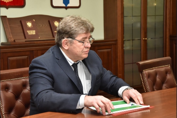 Евгений Шестернин возглавил Бердск еще на пять лет Евгений Шестернин возглавил Бердск еще на пять лет