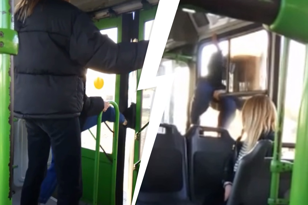 Орали песни и ломали двери: на Урале девушки вылезли из автобуса через окно