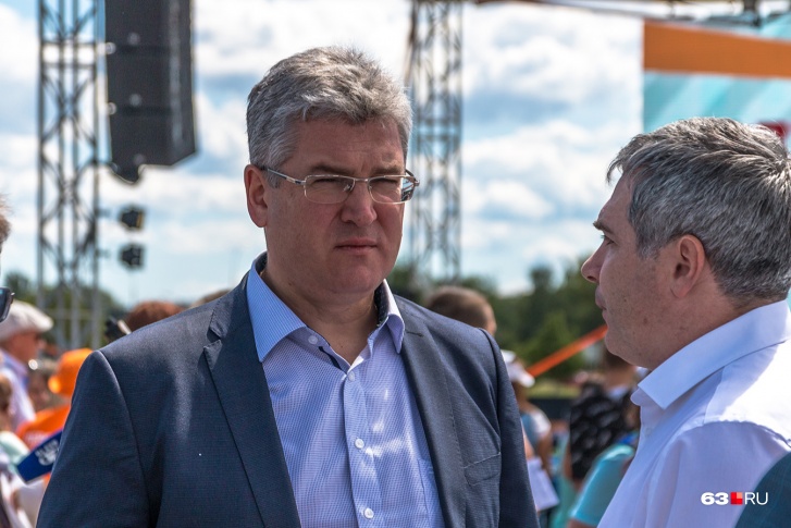 Виктор Кудряшов подписал документ в качестве и.о. губернатора Виктор Кудряшов подписал документ в качестве и.о. губернатора