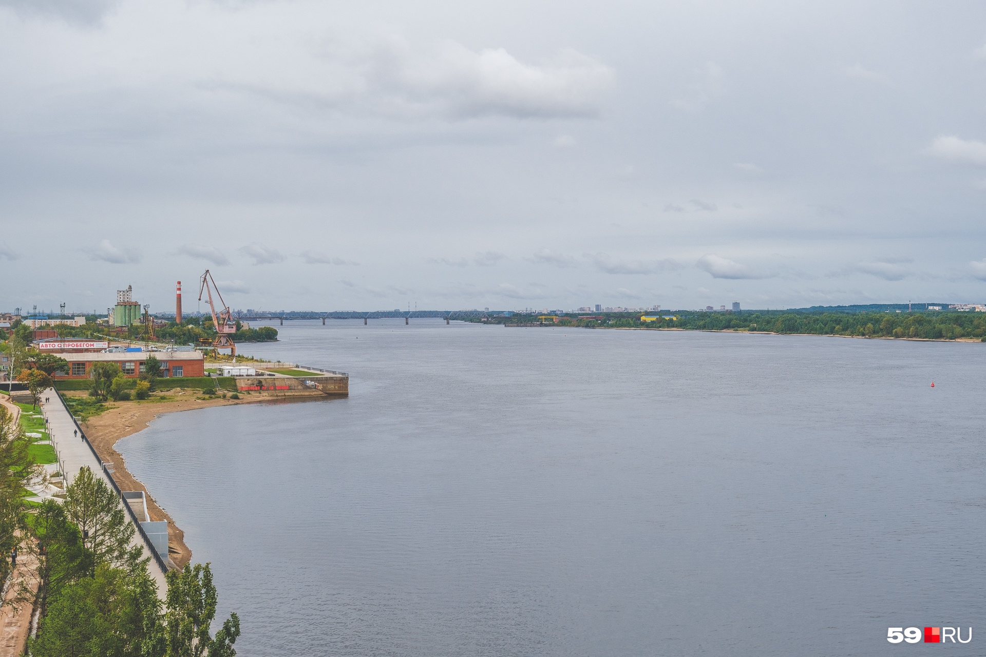 Это вид с Коммунального моста Это вид с Коммунального моста