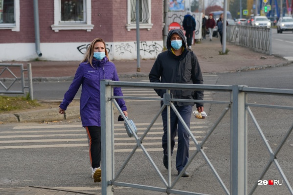 Помимо Архангельска, Новодвинска, Северодвинска и Соловков, недавно обязательный масочный режим в местах оказания услуг людям <a href="https://29.ru/text/health/69491117/" target="_blank" class="_">начал действовать в семи МО на юге области</a> Помимо Архангельска, Новодвинска, Северодвинска и Соловков, недавно обязательный масочный режим в местах оказания услуг людям <a href="https://29.ru/text/health/69491117/" target="_blank" class="_">начал действовать в семи МО на юге области</a>