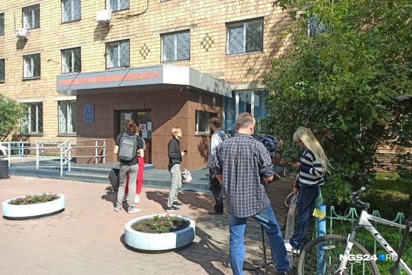 Процесс шёл около двух часов прямо в диспансере Процесс шёл около двух часов прямо в диспансере
