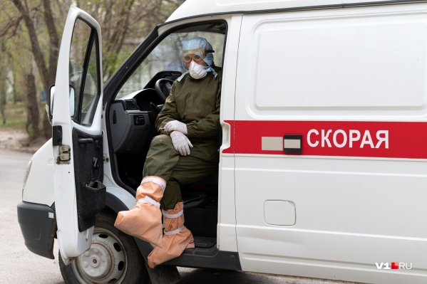 Как заявлял ранее врио губернатора Архангельской области Александр Цыбульский, все фиксированные суммы медикам будут выплачены с апреля по июнь — тем, кому их недоплатили, деньги должны выдать в полном объёме Как заявлял ранее врио губернатора Архангельской области Александр Цыбульский, все фиксированные суммы медикам будут выплачены с апреля по июнь — тем, кому их недоплатили, деньги должны выдать в полном объёме