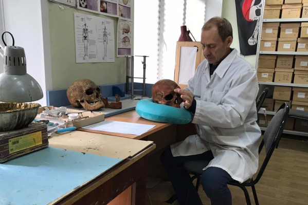Профессор Александр Хохлов первым предположил, что останки, найденные в селе Страхово Самарской области, принадлежат Григорию Аксакову и его семье Профессор Александр Хохлов первым предположил, что останки, найденные в селе Страхово Самарской области, принадлежат Григорию Аксакову и его семье 