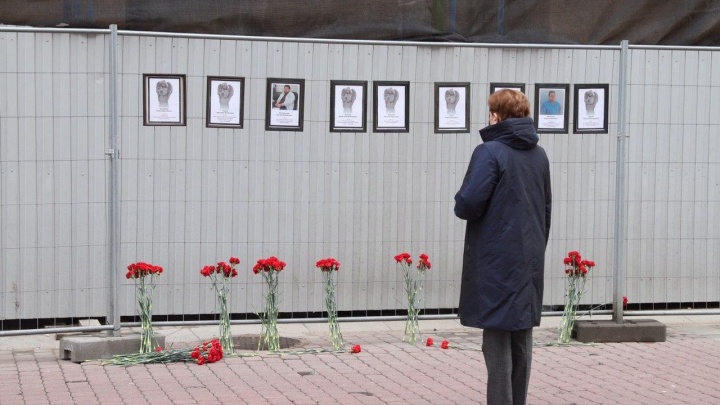 В Петербурге появилась стена памяти медиков, погибших во время пандемии