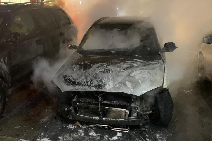 Машина Марины Малковой сгорела сегодня ночью