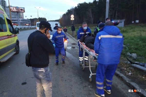На том же месте неделю назад произошло <a href="https://www.e1.ru/news/spool/news_id-69500213.html" target="_blank" class="_">похожее ДТП</a> На том же месте неделю назад произошло <a href="https://www.e1.ru/news/spool/news_id-69500213.html" target="_blank" class="_">похожее ДТП</a>