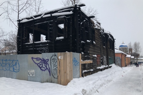 Сгоревший барак на Нагорной по ошибке 28 лет считали памятником Сгоревший барак на Нагорной по ошибке 28 лет считали памятником