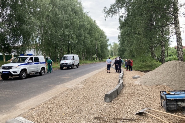 ДТП произошло рядом с остановкой ДТП произошло рядом с остановкой