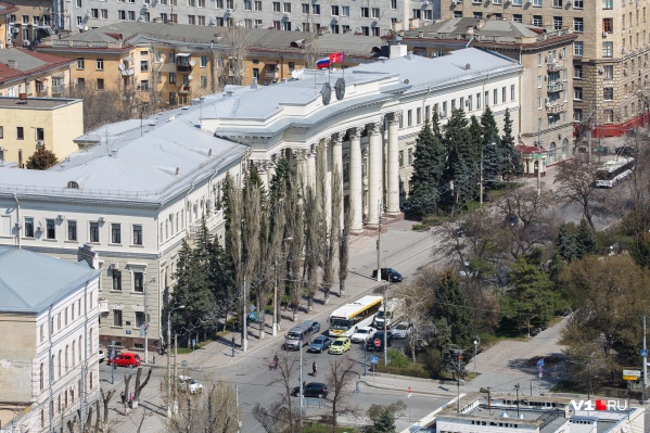 С начала года в обладмине не могут приобрести машины для губернаторского гаража С начала года в обладмине не могут приобрести машины для губернаторского гаража
