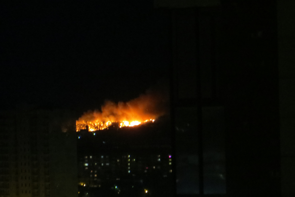 Пожар видно из города Пожар видно из города
