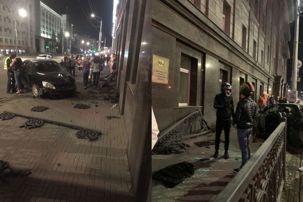 ДТП произошло около полуночи в выходной день, когда в районе площади Революции гуляет особенно много людей ДТП произошло около полуночи в выходной день, когда в районе площади Революции гуляет особенно много людей