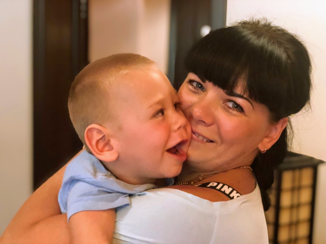 «От вопросов на улице хочется рыдать»: мама из Ярославля рассказала, каково растить больного ребенка