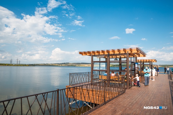 Ещё год назад на месте бухты был маленький пирс