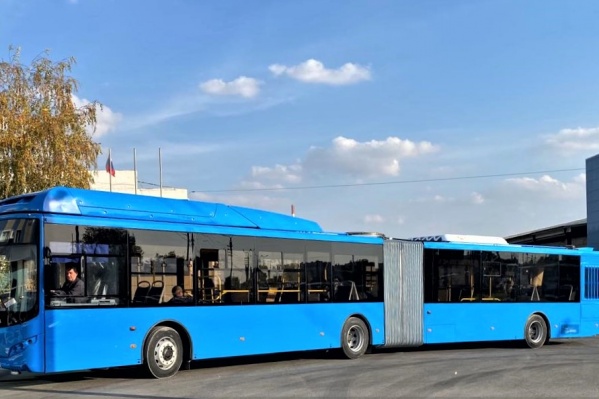 Новый сочлененный автобус стал комфортнее для пассажиров Новый сочлененный автобус стал комфортнее для пассажиров