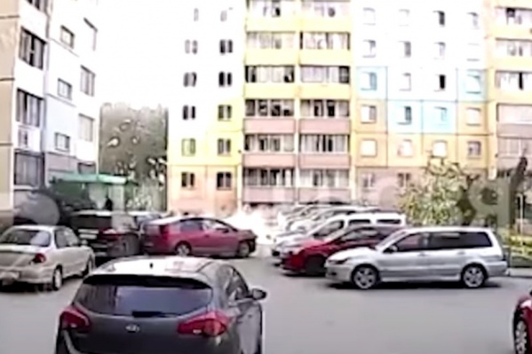 Скоро водителя, устроившего погром во дворе на Салавата Юлаева, ждёт ещё один суд Скоро водителя, устроившего погром во дворе на Салавата Юлаева, ждёт ещё один суд 