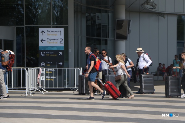 Известно, что тот же Евросоюз пока не спешит открывать границы с Россией 