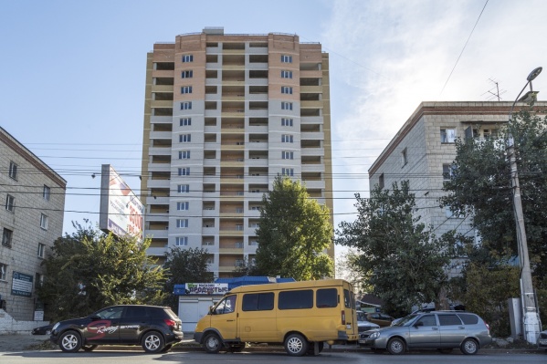 Высотка на Коммунистической все еще числится в списке недостроев Высотка на Коммунистической все еще числится в списке недостроев