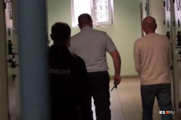 Правоохранители устраивали засады, чтобы вычислить преступника Правоохранители устраивали засады, чтобы вычислить преступника