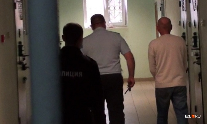 В Нижнем Тагиле полиция и ОМОН задержали педофила, который преследовал девочек