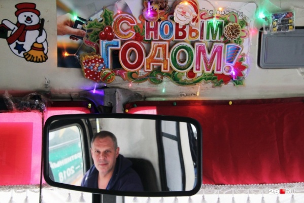 Поскольку мероприятий в центре города не будет, то и автобусы в новогоднюю ночь ходить не будут Поскольку мероприятий в центре города не будет, то и автобусы в новогоднюю ночь ходить не будут