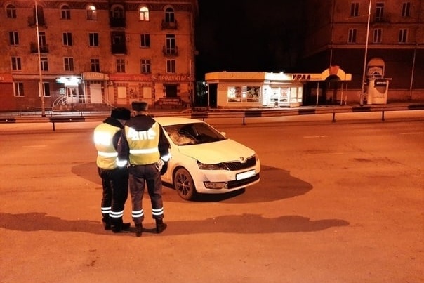 Подросток сбил человека на пешеходном переходе Подросток сбил человека на пешеходном переходе