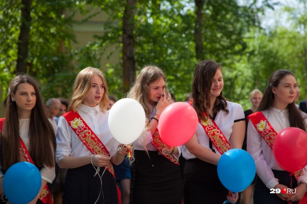 В этом году из школ выпустятся больше 10 000 одиннадцатиклассников В этом году из школ выпустятся больше 10 000 одиннадцатиклассников