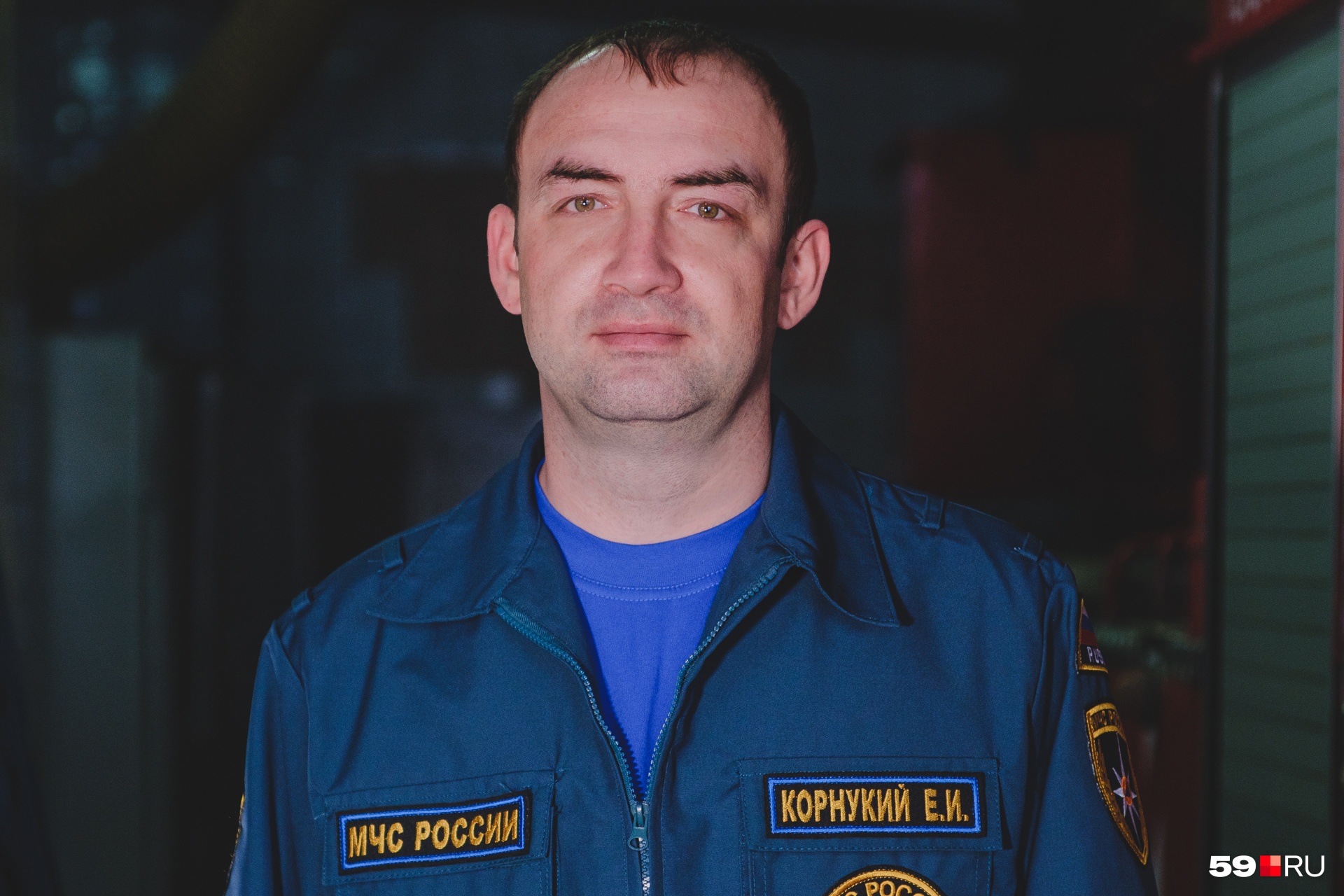 На фото пожарный из Добрянки Евгений Корнукий