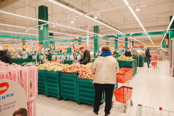 Ограничения, введенные из-за коронавируса, заставили людей меньше покупать Ограничения, введенные из-за коронавируса, заставили людей меньше покупать