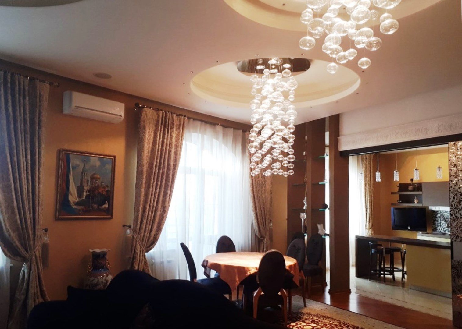 В Омске за 30 миллионов продают трёхкомнатную квартиру в доме по соседству с губернаторским