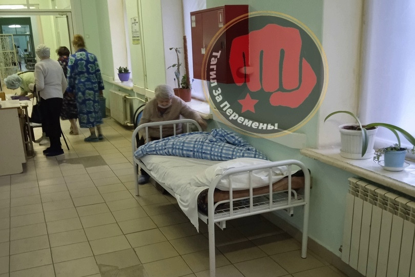 Пожилым людям, оказавшимся в больнице, не хватило мест в палатах Пожилым людям, оказавшимся в больнице, не хватило мест в палатах