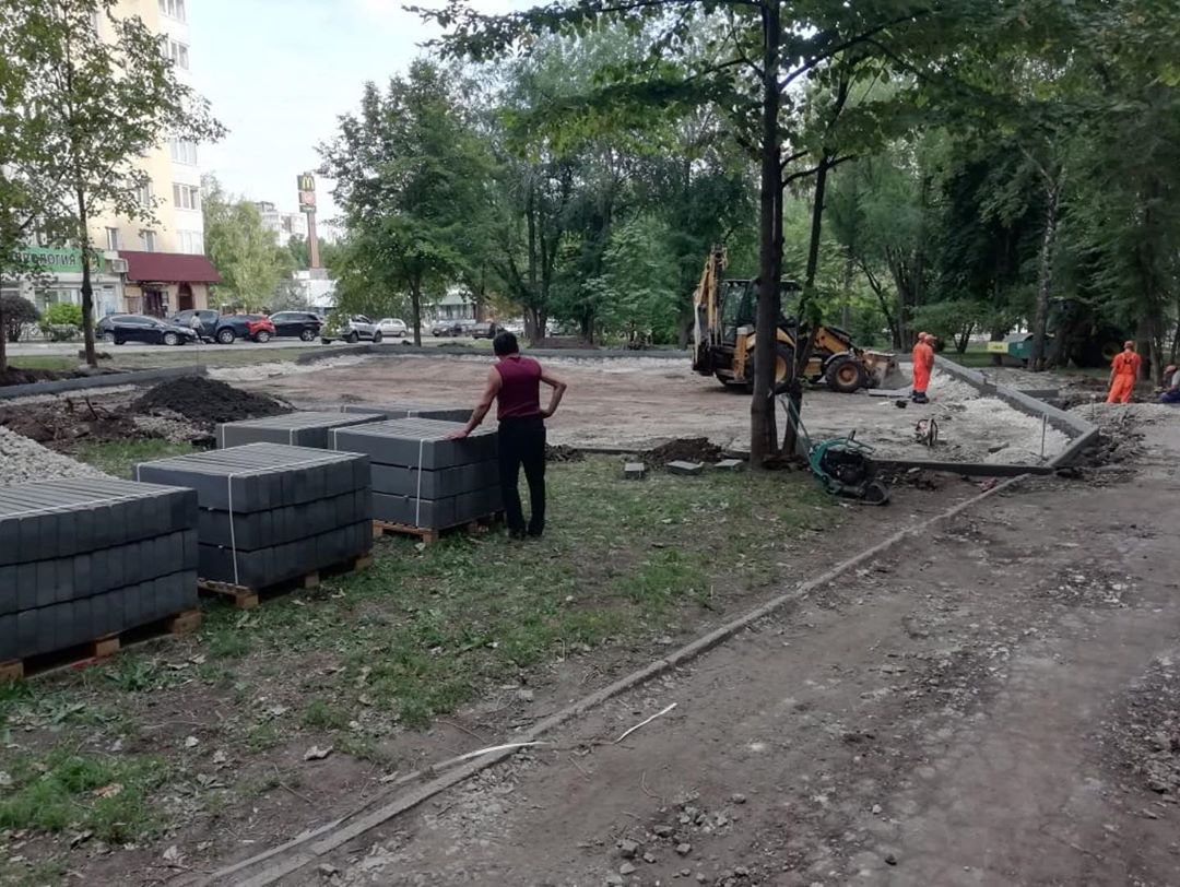 Певец дал 1 миллион рублей на детскую площадку Певец дал 1 миллион рублей на детскую площадку