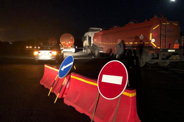 Территорию на подъезде к селу оцепили Территорию на подъезде к селу оцепили