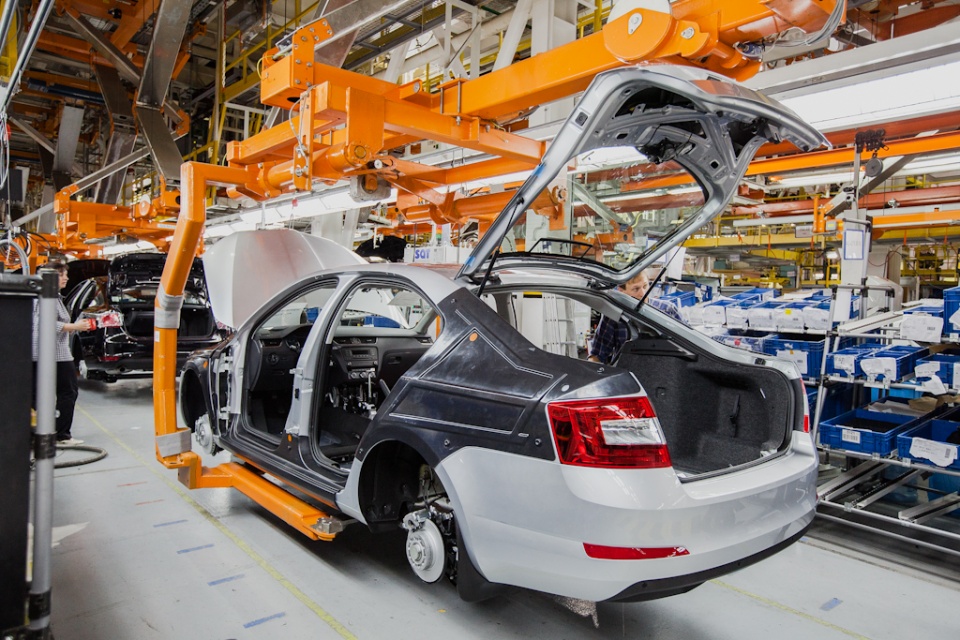 Заводы Volkswagen и SKODA работали с небольшими складскими запасами компонентов, поэтому вынуждены были встать на паузу ещё до введения режима самоизоляции Заводы Volkswagen и SKODA работали с небольшими складскими запасами компонентов, поэтому вынуждены были встать на паузу ещё до введения режима самоизоляции