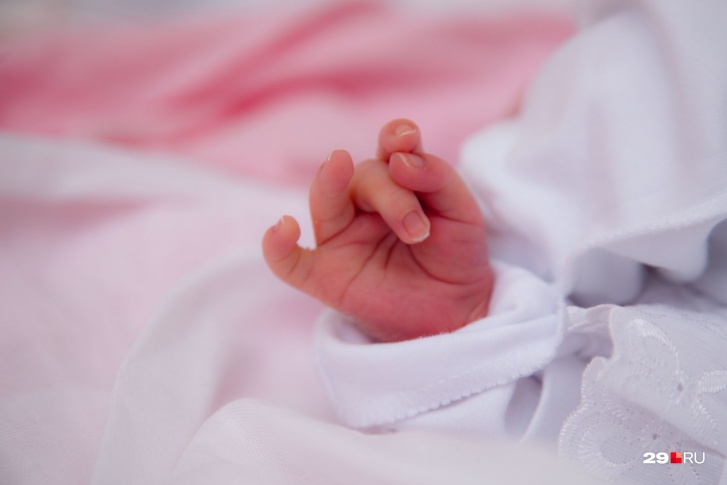 Пока что новорожденная девочка находится в детской больнице Северодвинска