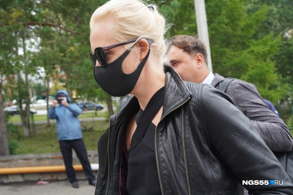 Юлия Навальная хотела выяснить, как лечат ее мужа в Омске Юлия Навальная хотела выяснить, как лечат ее мужа в Омске