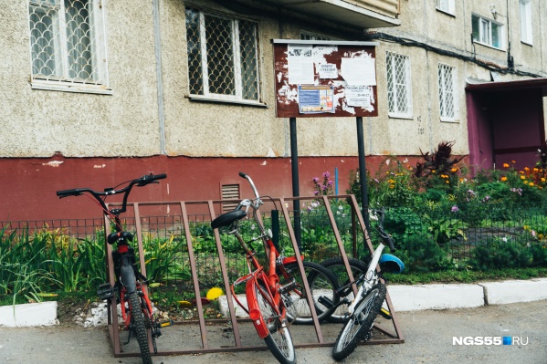 В минимальный перечень работ по благоустройству входит асфальтирование прилегающей к дому территории В минимальный перечень работ по благоустройству входит асфальтирование прилегающей к дому территории