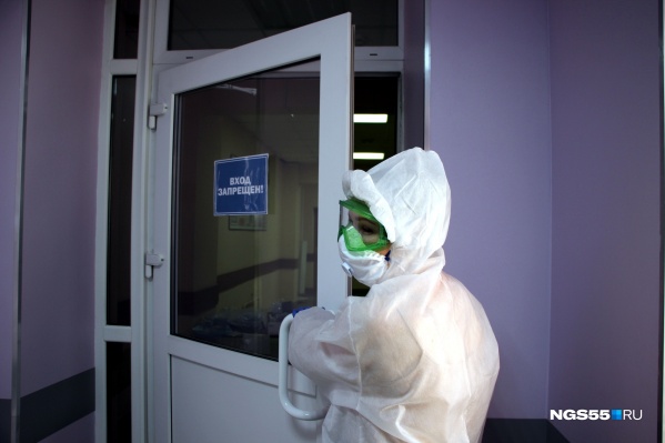 За состоянием коронавирусных больных ежедневно следят сотни врачей За состоянием коронавирусных больных ежедневно следят сотни врачей