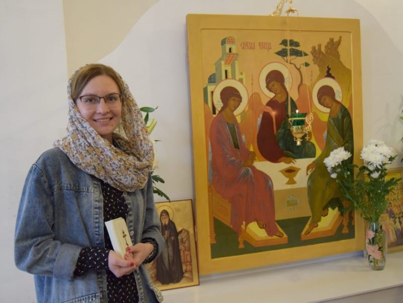 Дарья часто ходила в церковь и помогала людям Дарья часто ходила в церковь и помогала людям