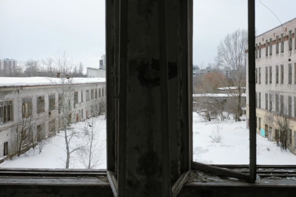 Вандалы не пожалели стекол Вандалы не пожалели стекол 